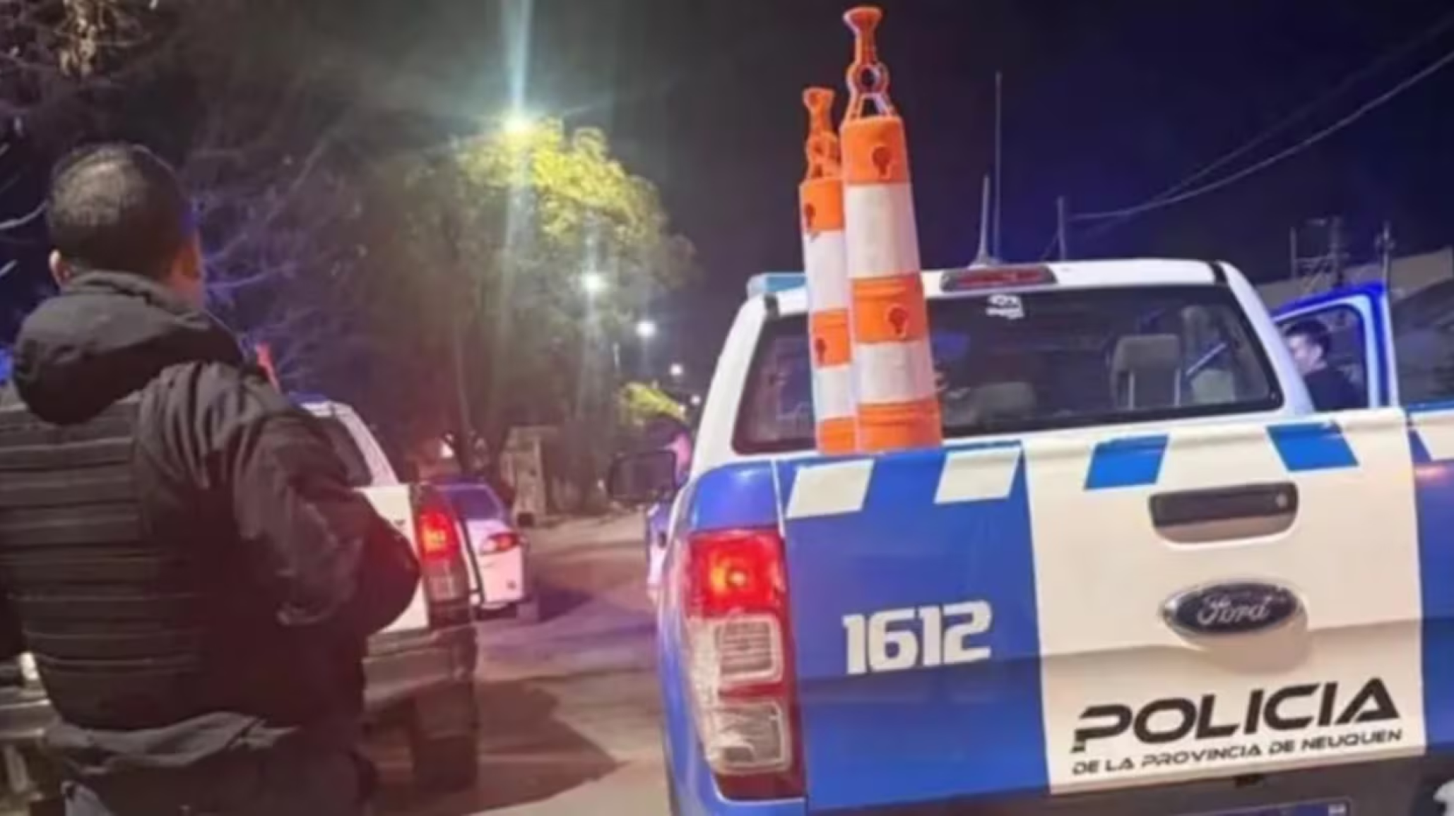 Asesinaron a un adolescente de 16 años frente a su casa y detuvieron a otro menor