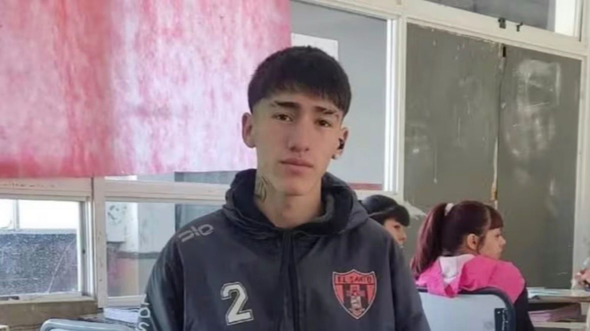 Murió un joven de 19 años tras ser chocado por una moto y abandonado en la calle