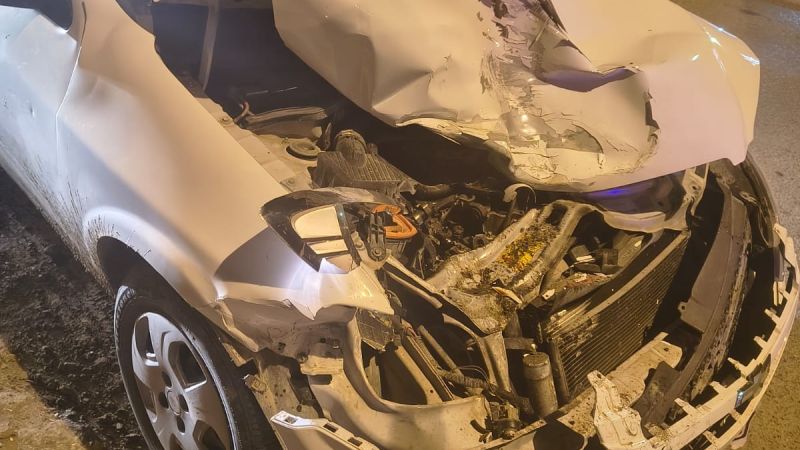 Discutía con su pareja, chocó contra una camioneta y un nene de 4 años terminó en estado de shock