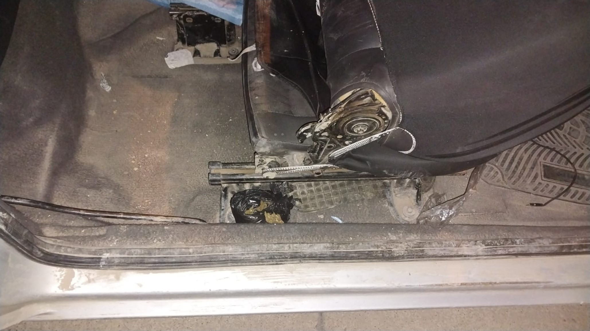 Los pararon en un control policial y descubrieron que llevaban marihuana en el auto