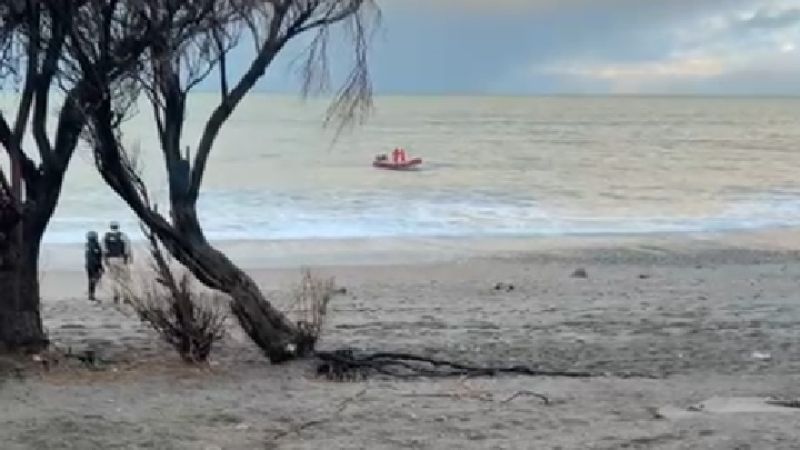 Conmoción en Playa Unión: Hallaron el cuerpo de una mujer en el mar