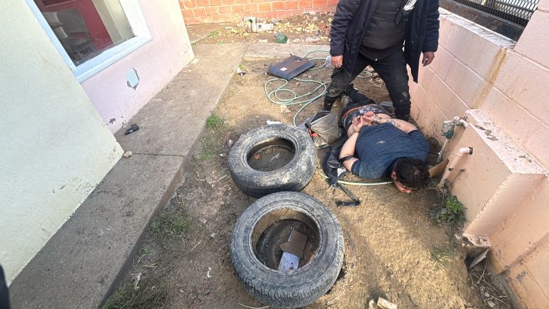 Brutal traición después de una noche de alcohol: ató al dueño de la vivienda para desvalijarlo