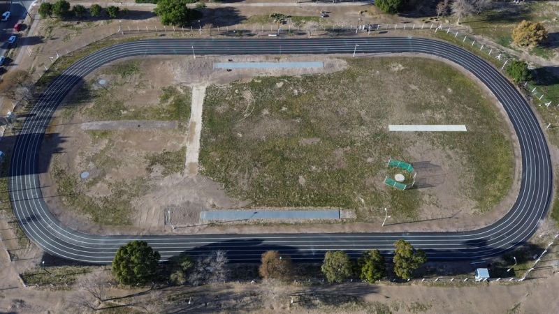 Finalizó la repavimentación de la pista de atletismo de Puerto Madryn en el marco del Plan Galina