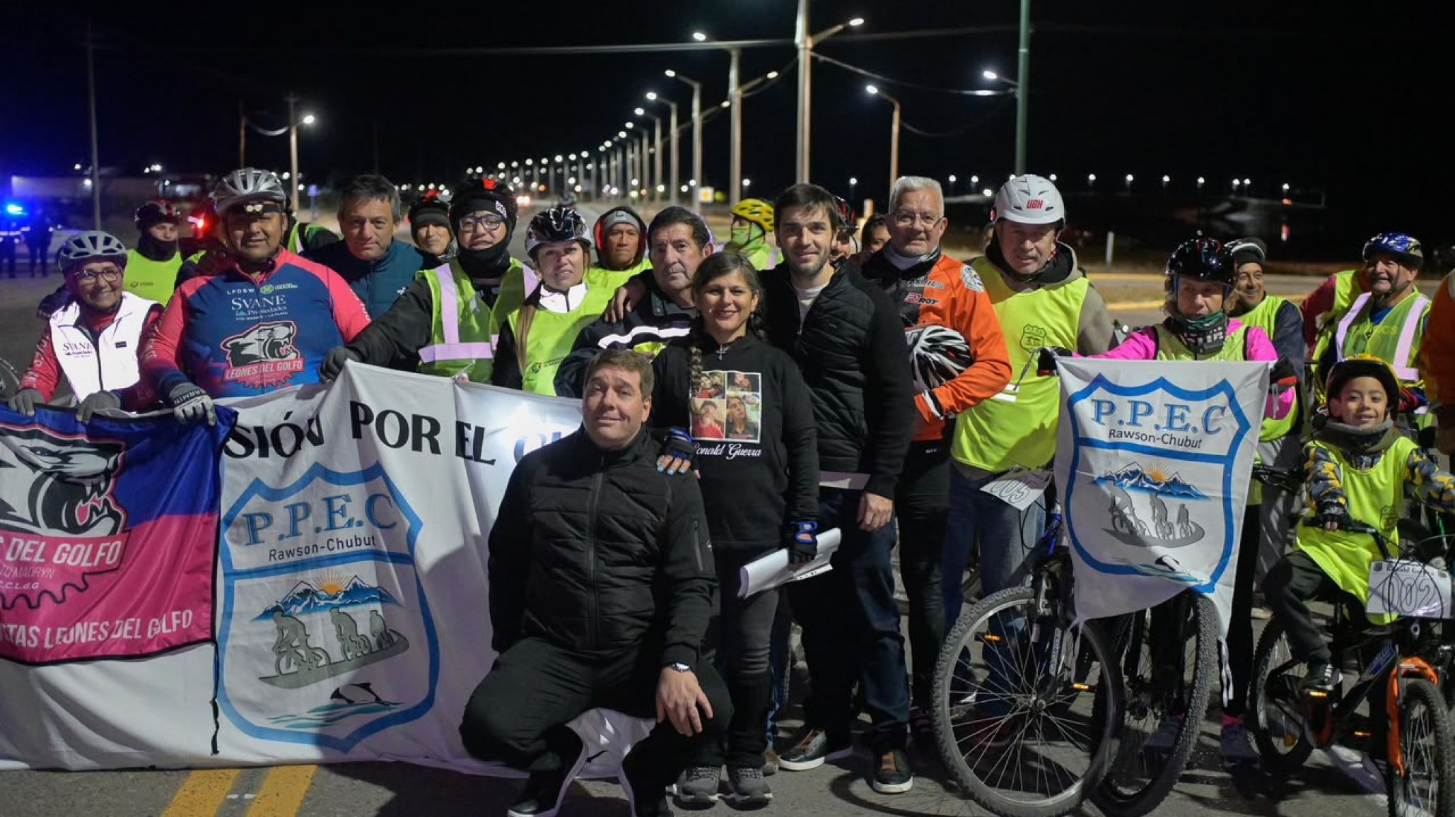 Torres inauguró una obra clave de iluminación en uno de los principales accesos a Playa Unión
