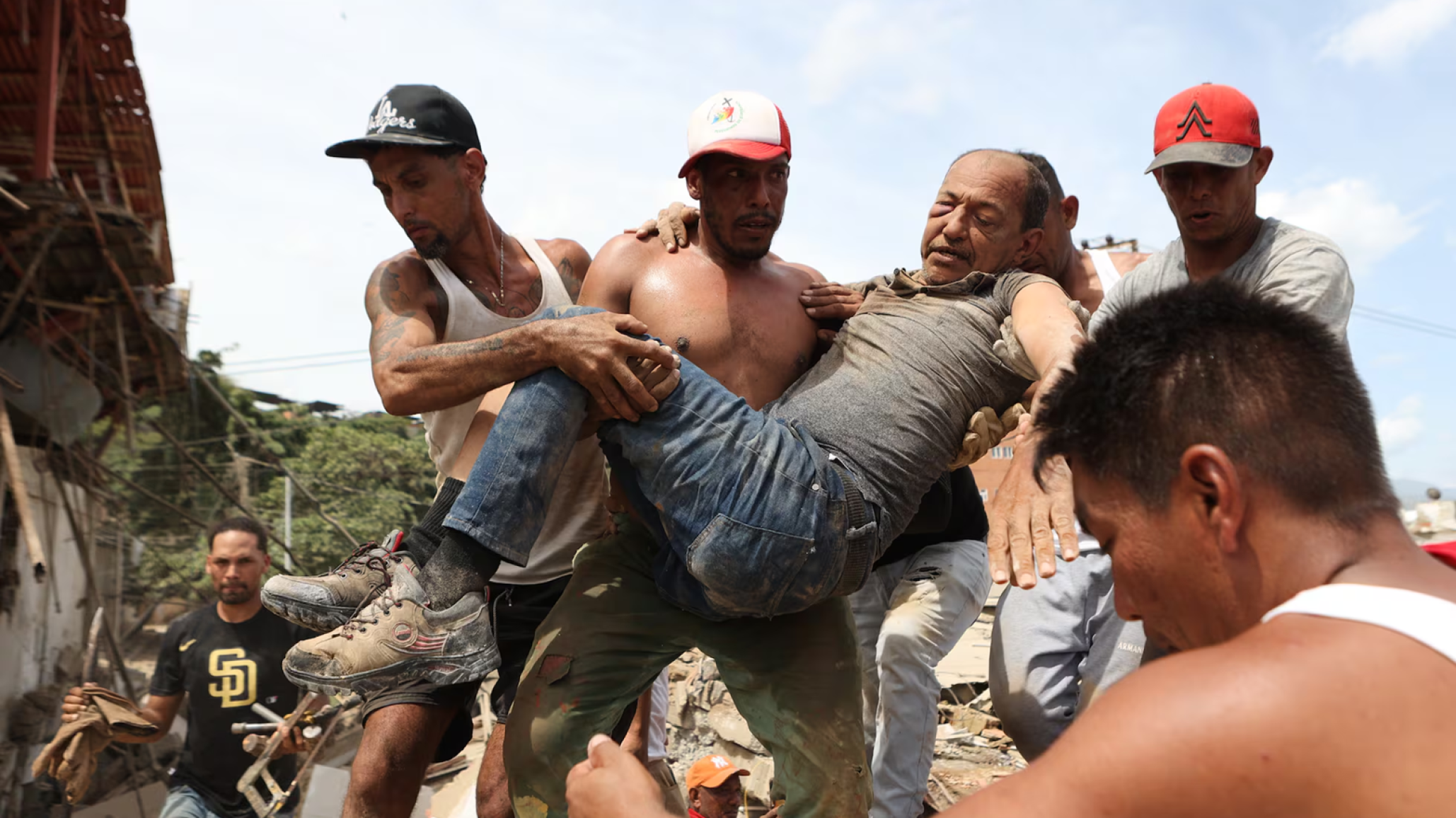 Tragedia en Venezuela: ya son más de 1400 los muertos por el doble terremoto y el gobierno enfrenta la furia de los sobrevivientes