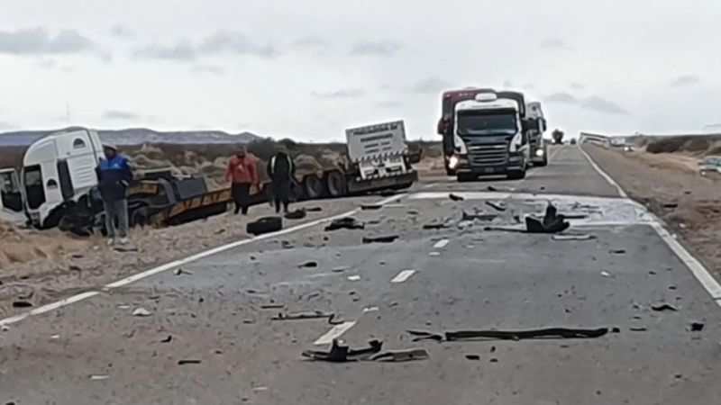 Tragedia en la Ruta 22: un joven murió al chocar contra un camión entre Zapala y Cutral Co