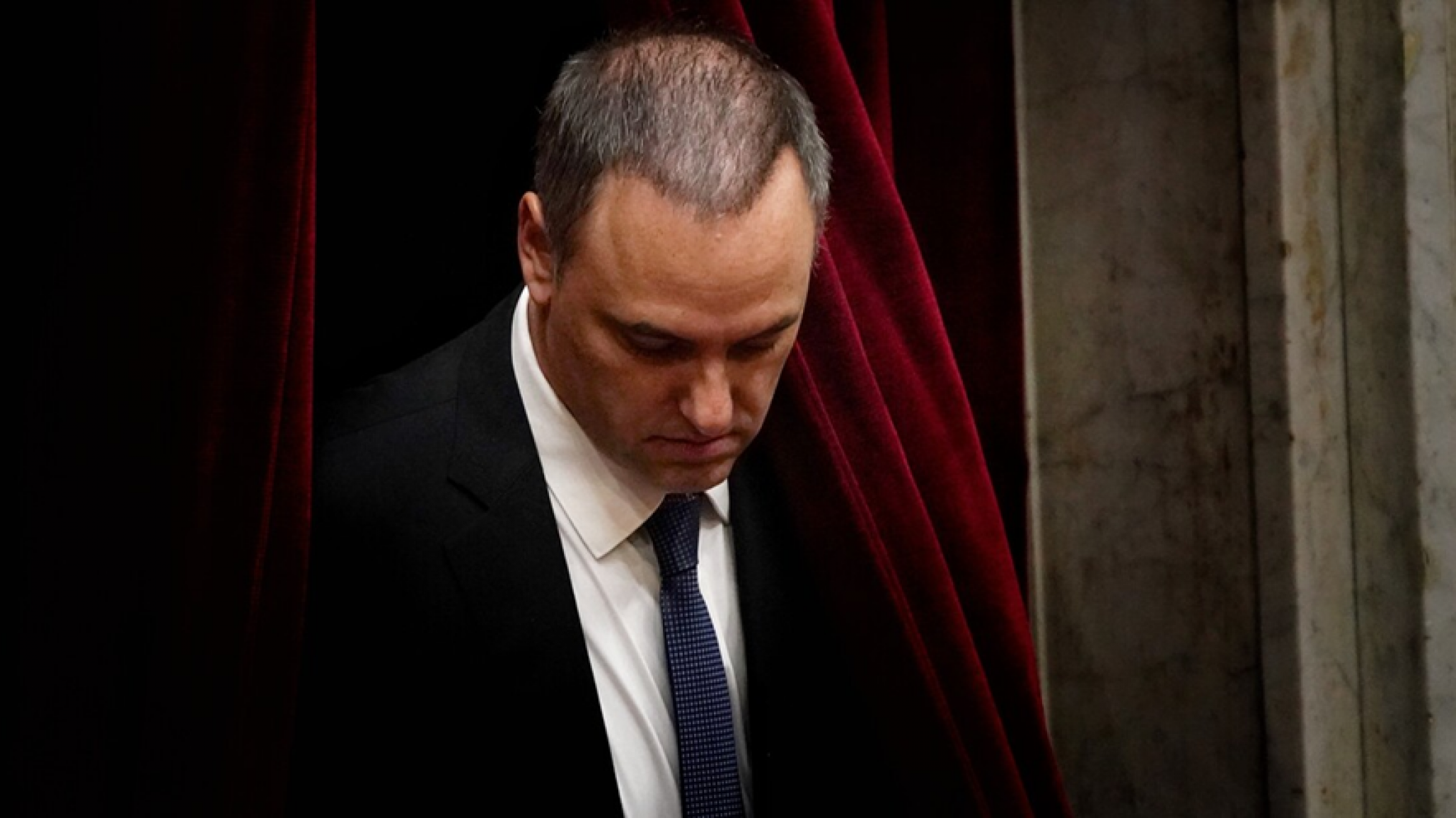 Fin, más fin que nunca: Adorni renunció acorralado por los escándalos