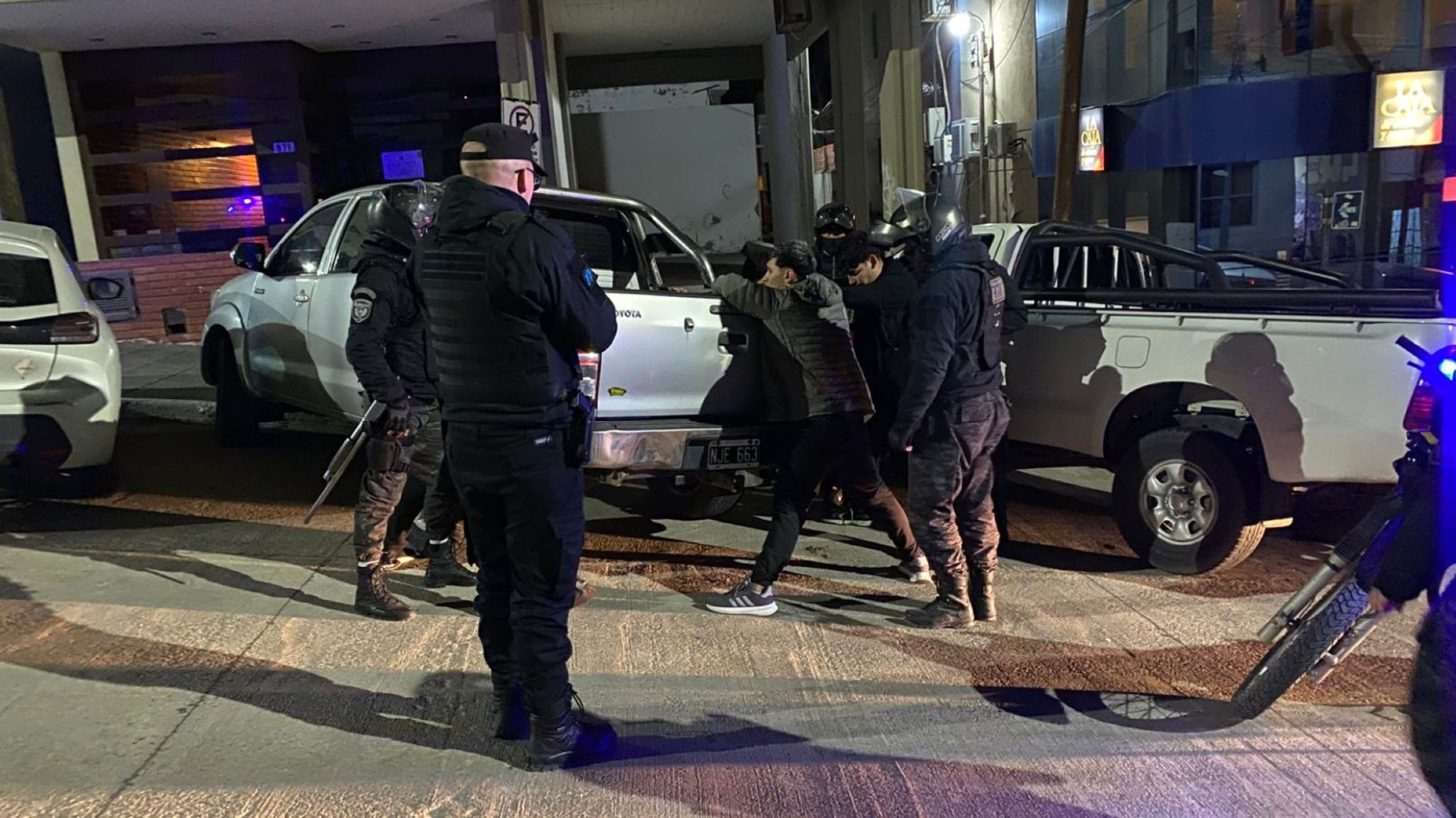 Disturbios en festejos del Mundial en Comodoro: demoraron a cuatro jóvenes en pleno centro