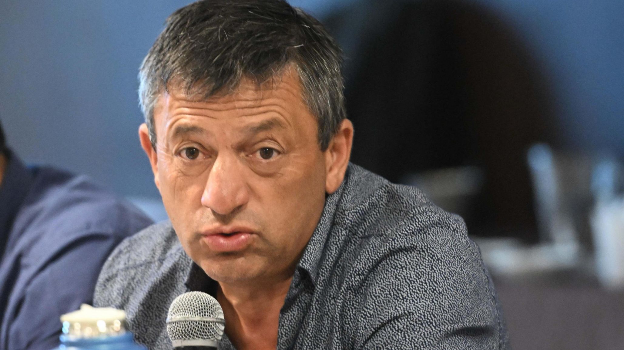 Transferencia de bienes de YPF: Reyes consideró como "un acto de justicia" que clubes de Comodoro Rivadavia tengan las tierras a su nombre