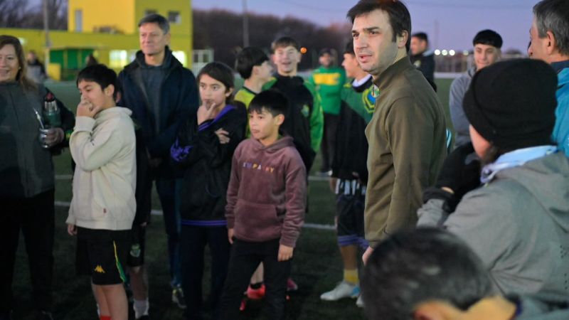 Torres destacó las obras de ampliación y puesta en valor del Club Defensores de la Ribera con una importante inversión provincial