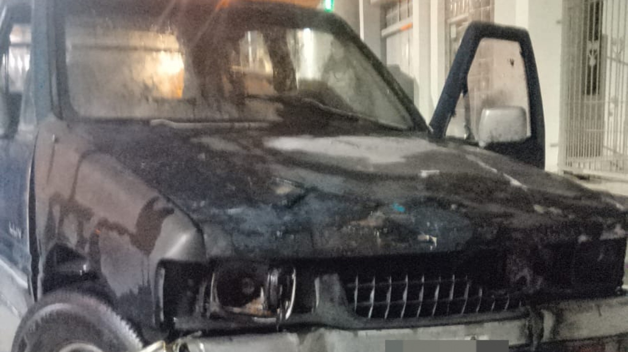 Se incendió una camioneta mientras circulaba por avenida Rivadavia