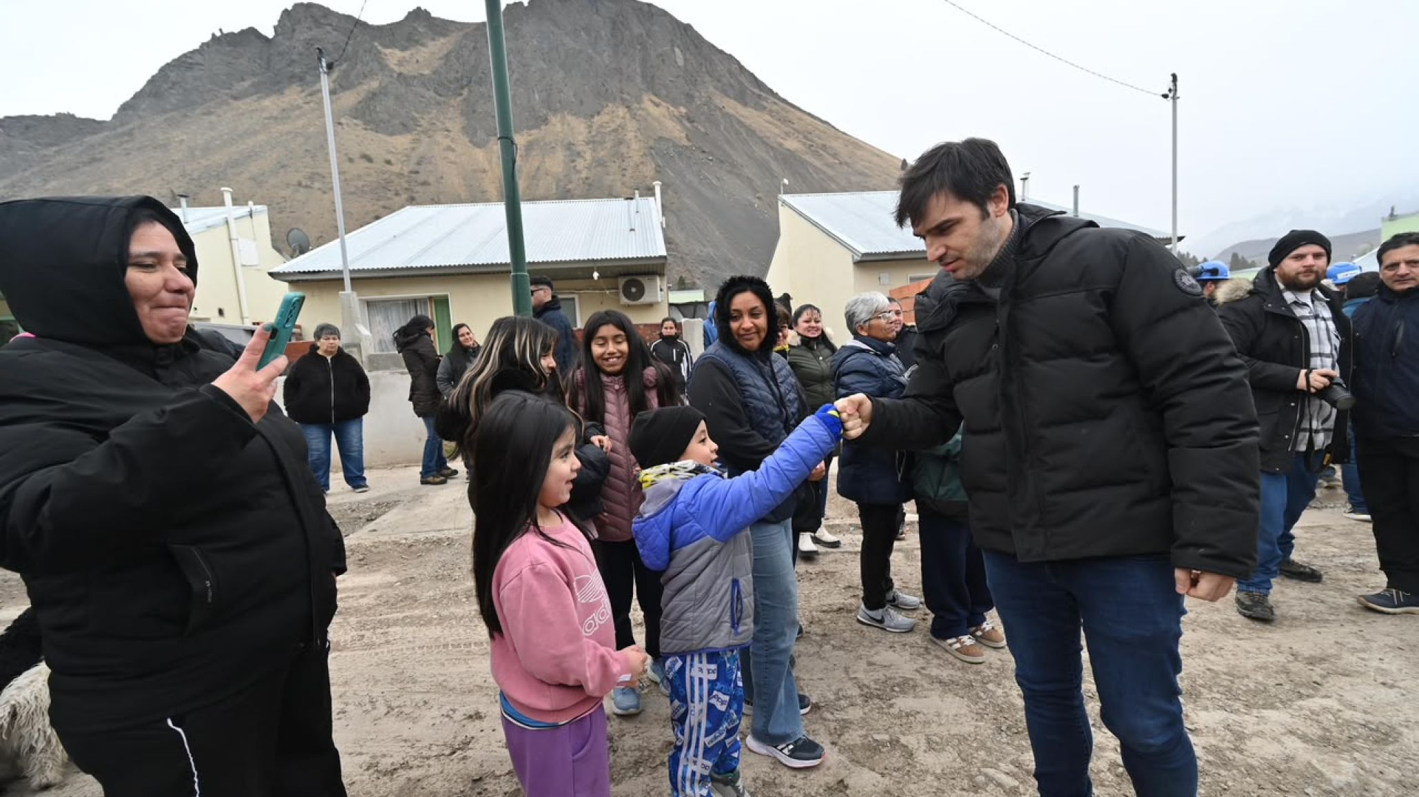 Más de 100 familias de Valle Chico ya tienen gas: Inauguraron una obra que pone fin a diez años de espera