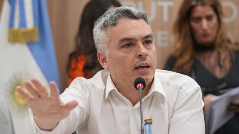 Después del caso Adorni-YPF, Paulón impulsa un freno a los honorarios de funcionarios en empresas de participación estatal