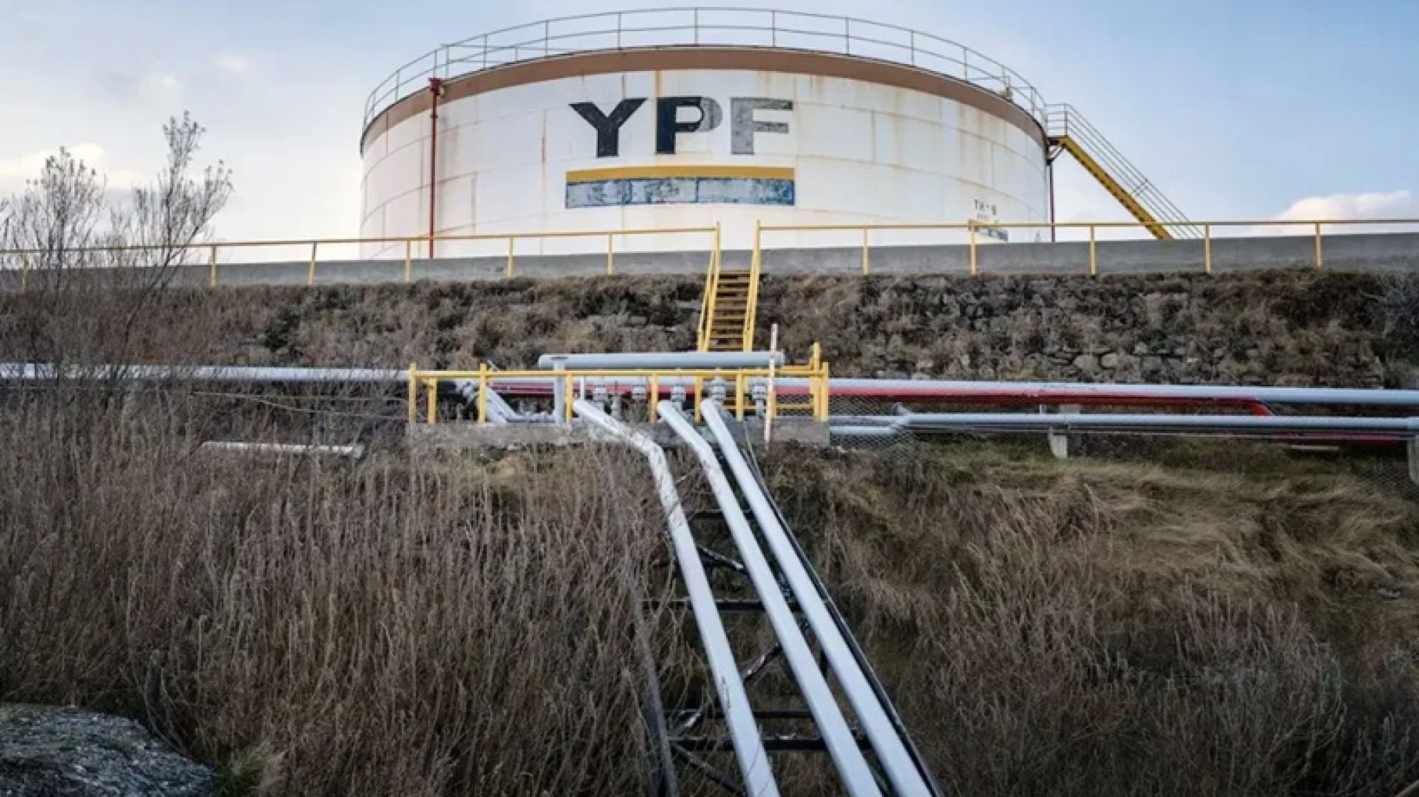 "La comunidad debería ampliar la discusión respecto a la salida de YPF": López pidió discutir el futuro de la petrolera en la Patagonia
