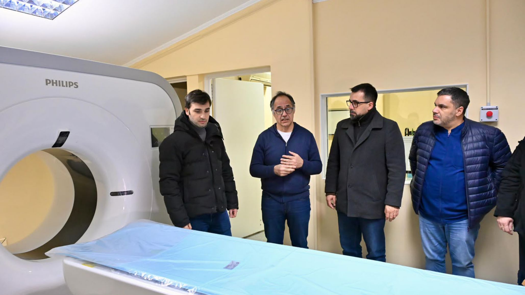 Plan Galina: Esquel incorporó un tomógrafo con inteligencia artificial y duplicó la capacidad de su Sala de Diálisis