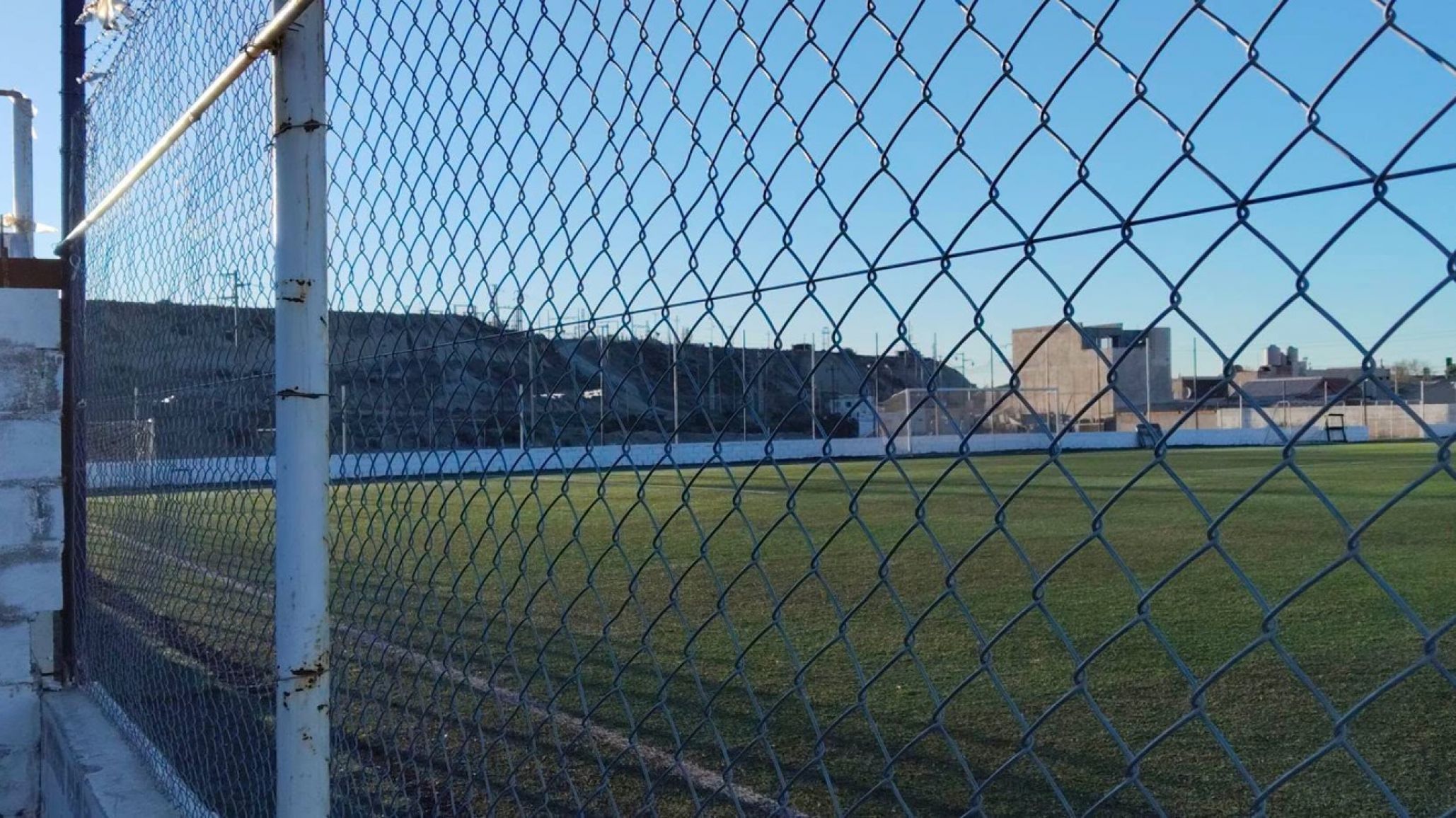 Ferrocarril del Estado fue sancionado con una multa de $2 millones y lanzó una campaña para poder jugar de local