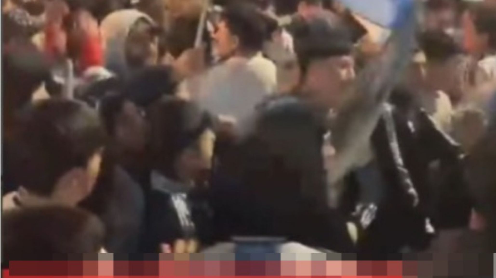 Los festejos por la clasificación de Argentina terminaron con una pelea en pleno centro de Comodoro