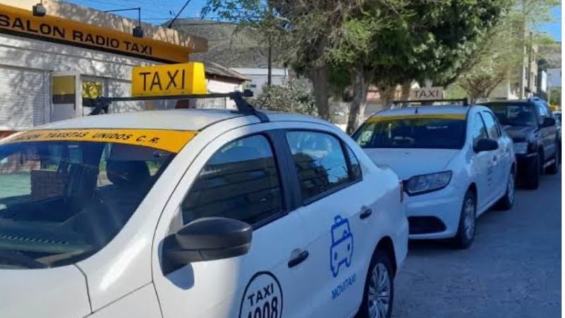 Comodoro Rivadavia: una docente recuperó su celular gracias a la honestidad de un taxista y un pasajero solidario
