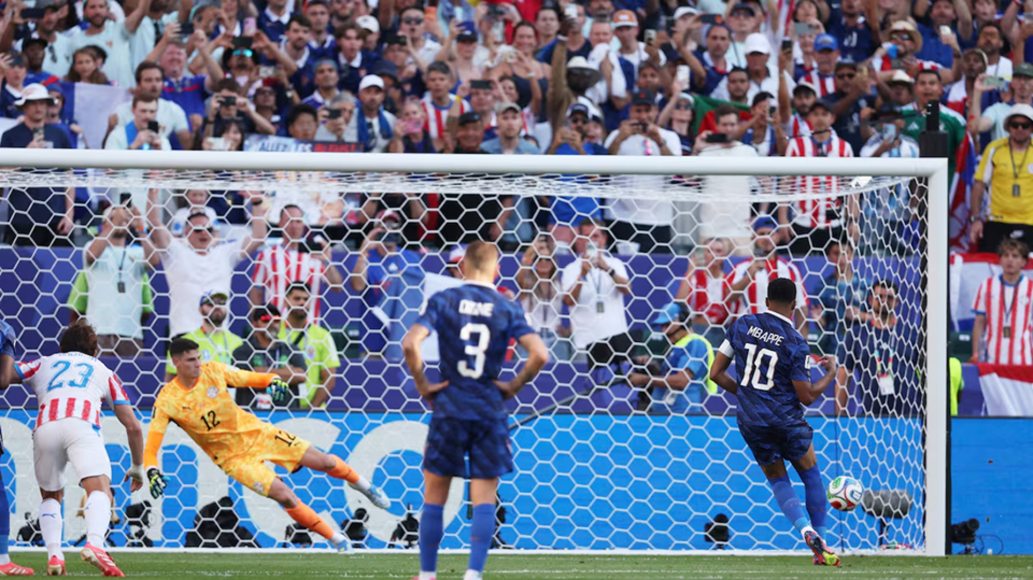Sangre, VAR y Mbappé: Francia eliminó a un Paraguay heroico