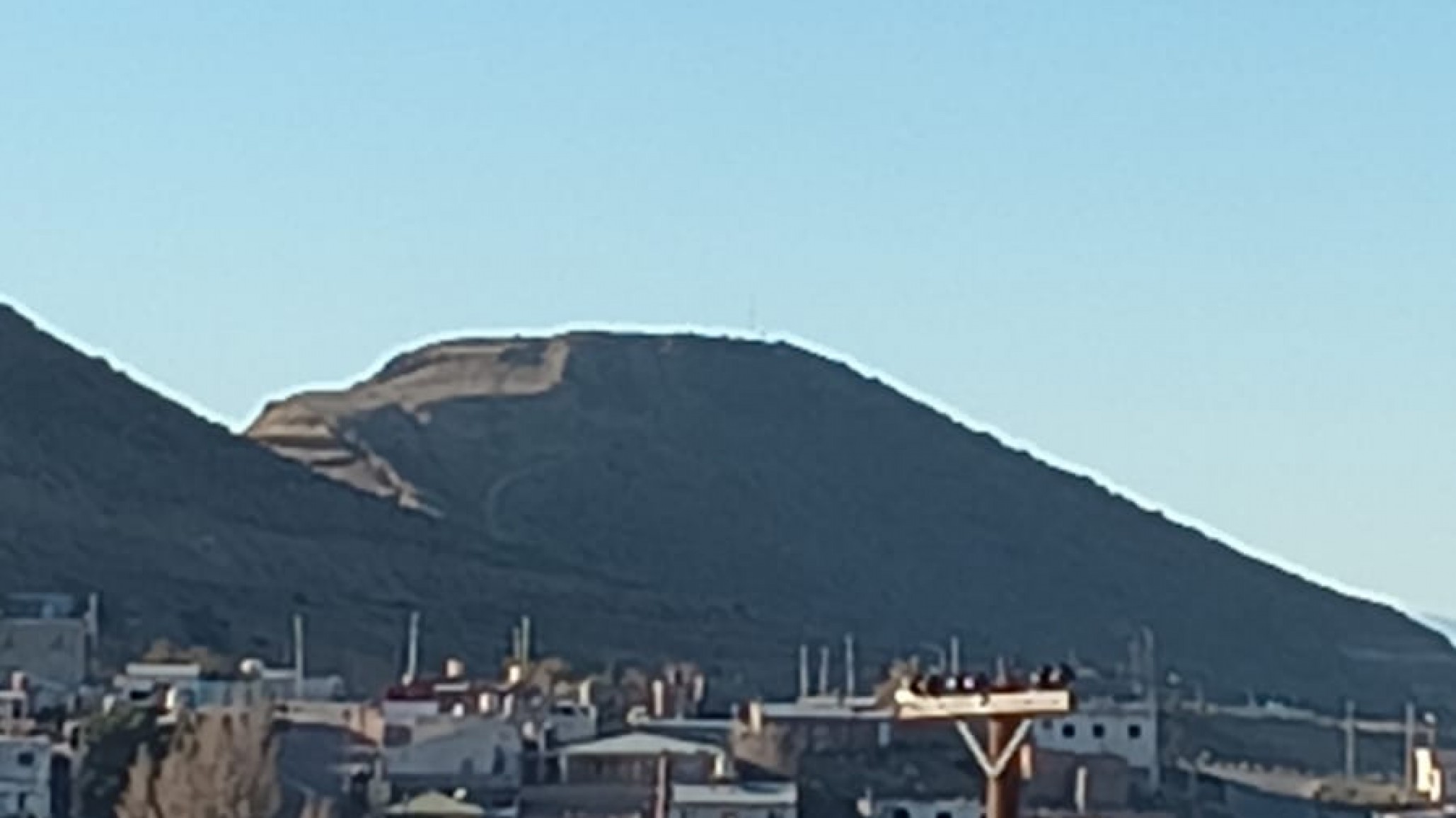 Robaron la bandera argentina del mástil del Cerro Chenque a días del 9 de Julio