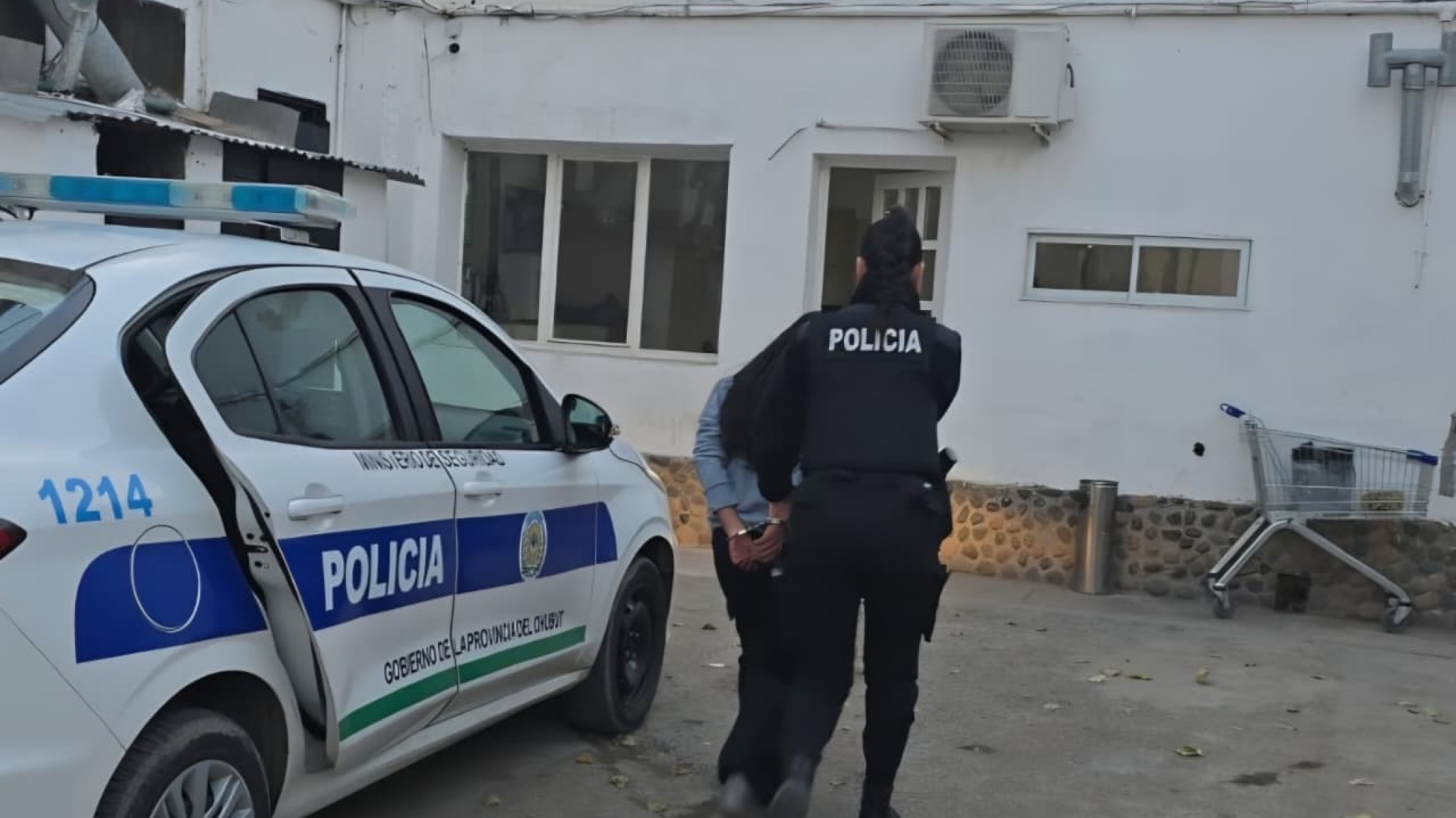 Intentó robar fiambres y queso de un supermercado: terminó detenida