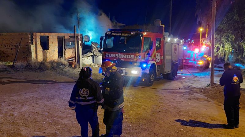 Un incendio destruyó una vivienda en Comodoro y un niño de 9 años resultó herido