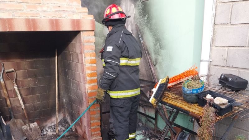 Una pérdida de gas provocó un incendio en una vivienda de Kilómetro 8