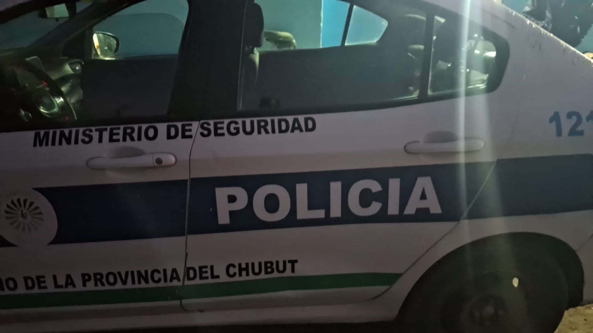 Comodoro Rivadavia: detuvieron a un joven por dañar un móvil policial tras un incidente en la vía pública