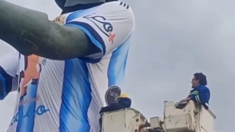 Retirarán la camiseta gigante del Gorosito tras la polémica