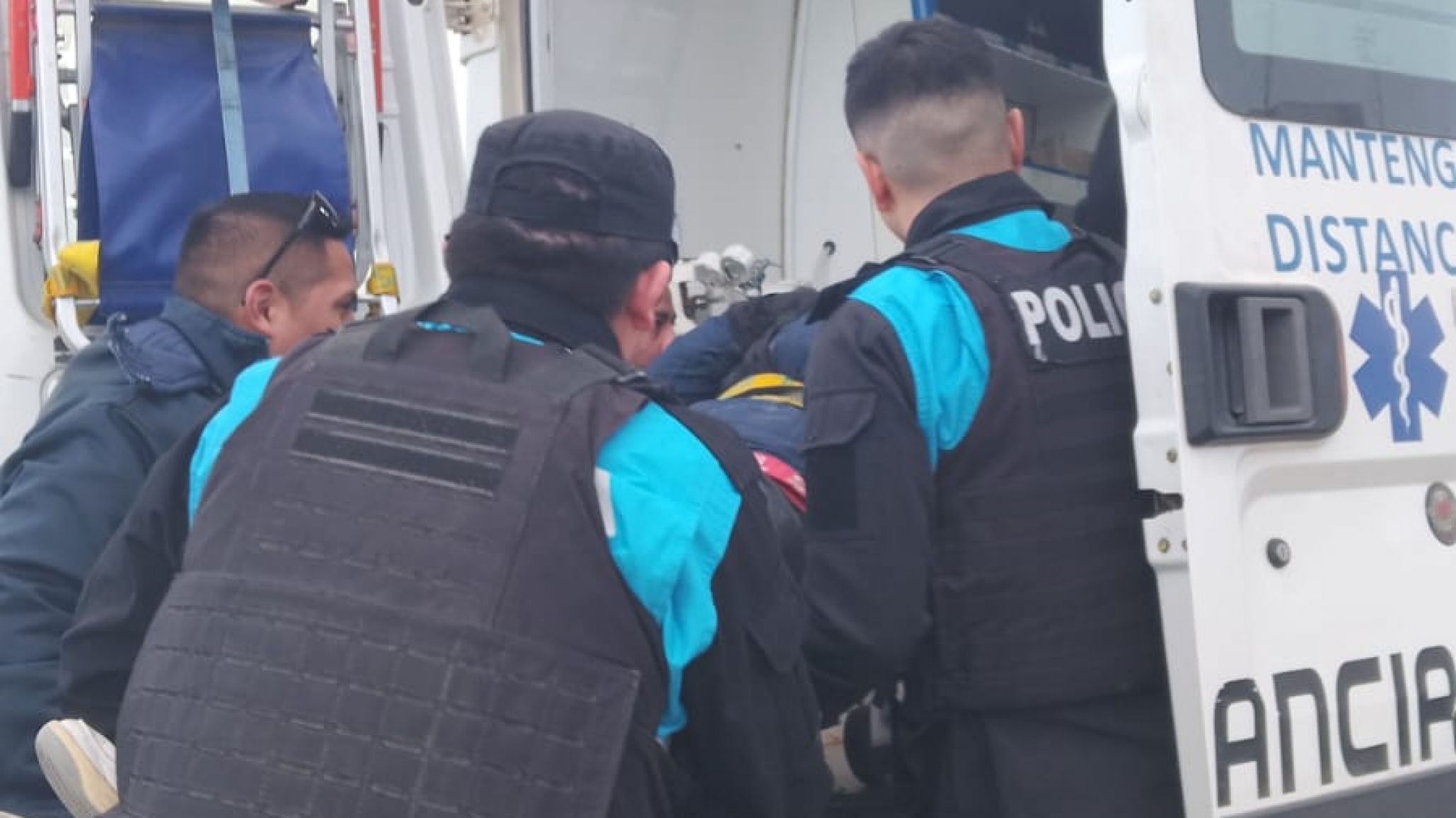 Un motociclista terminó hospitalizado tras derrapar en el centro de Comodoro