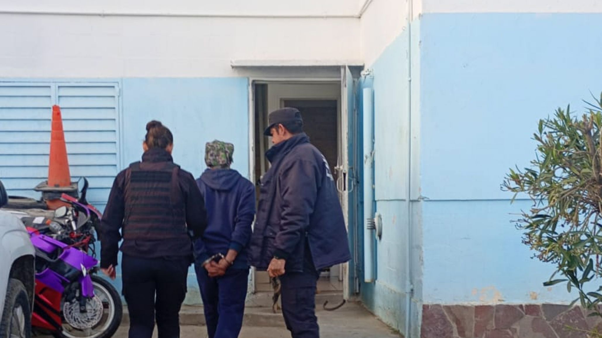 Detuvieron a un hombre con pedido de captura durante un patrullaje en el barrio Moure