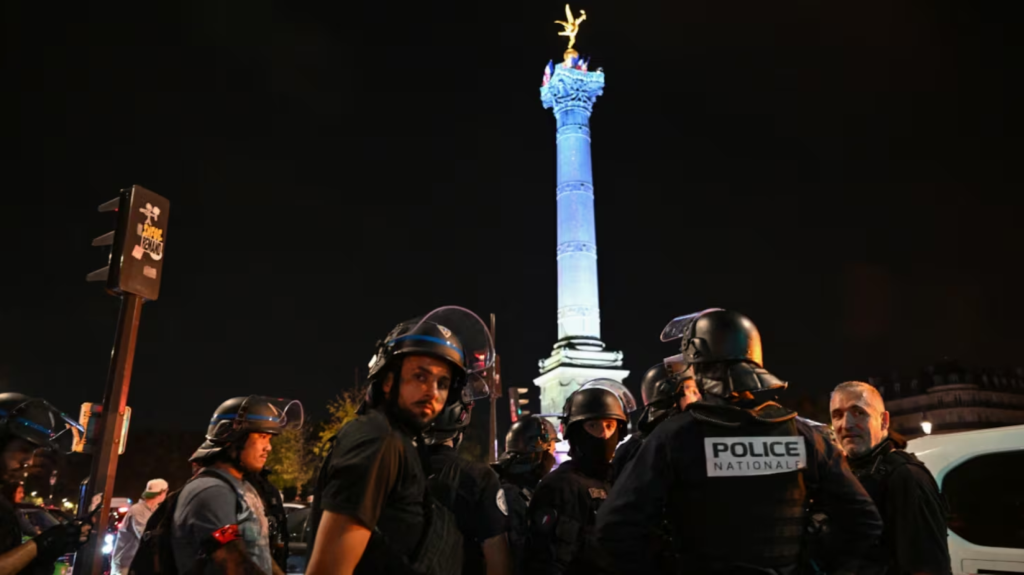 Disturbios en Francia tras la eliminación del Mundial: más de 160 detenidos en París y Lyon