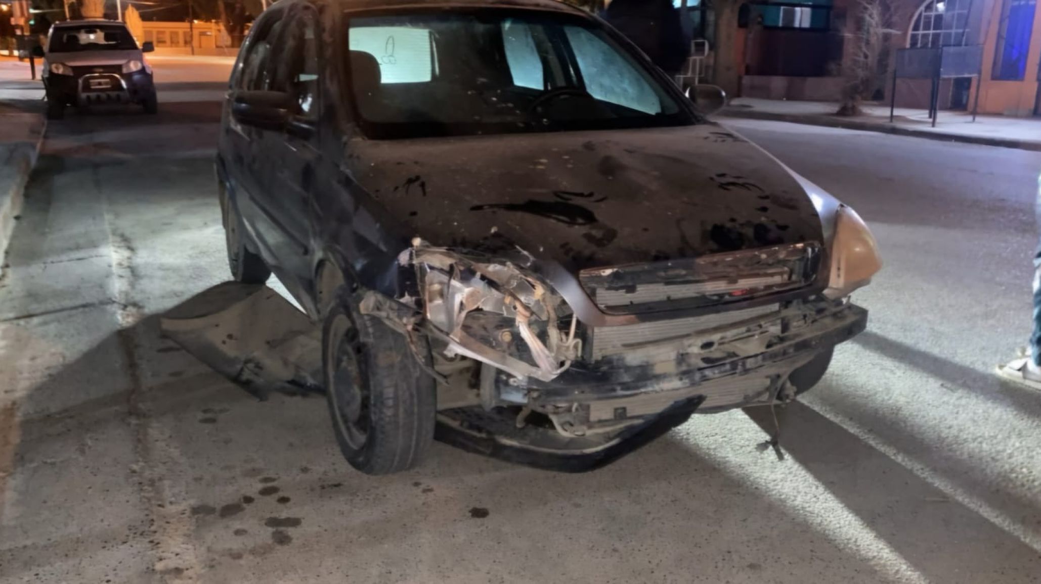 Chocó un auto estacionado, escapó y dio 1,52 g/l de alcohol en sangre