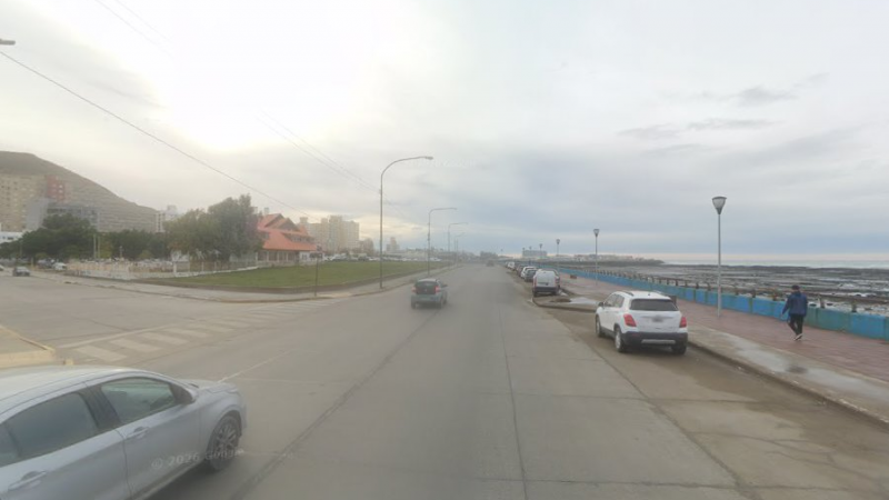 Reducen la calzada en avenida Ducós por un hundimiento en el asfalto