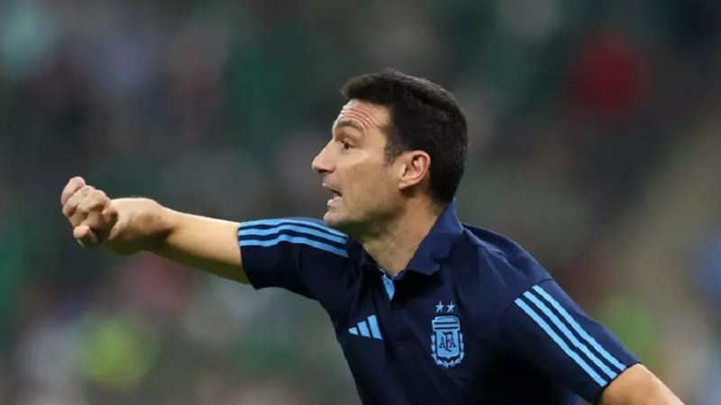 Scaloni, con la frente en alto tras la final: "Tenemos que ser grandes en la derrota"