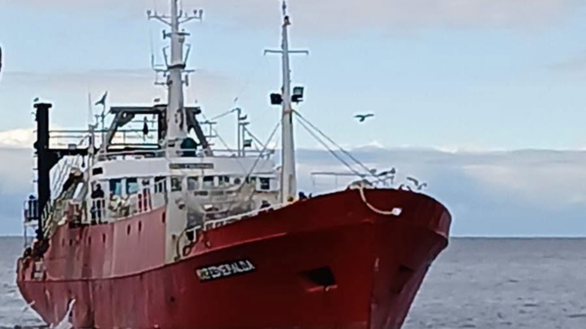 Murió un marinero en alta mar y el buque amarró en Madryn