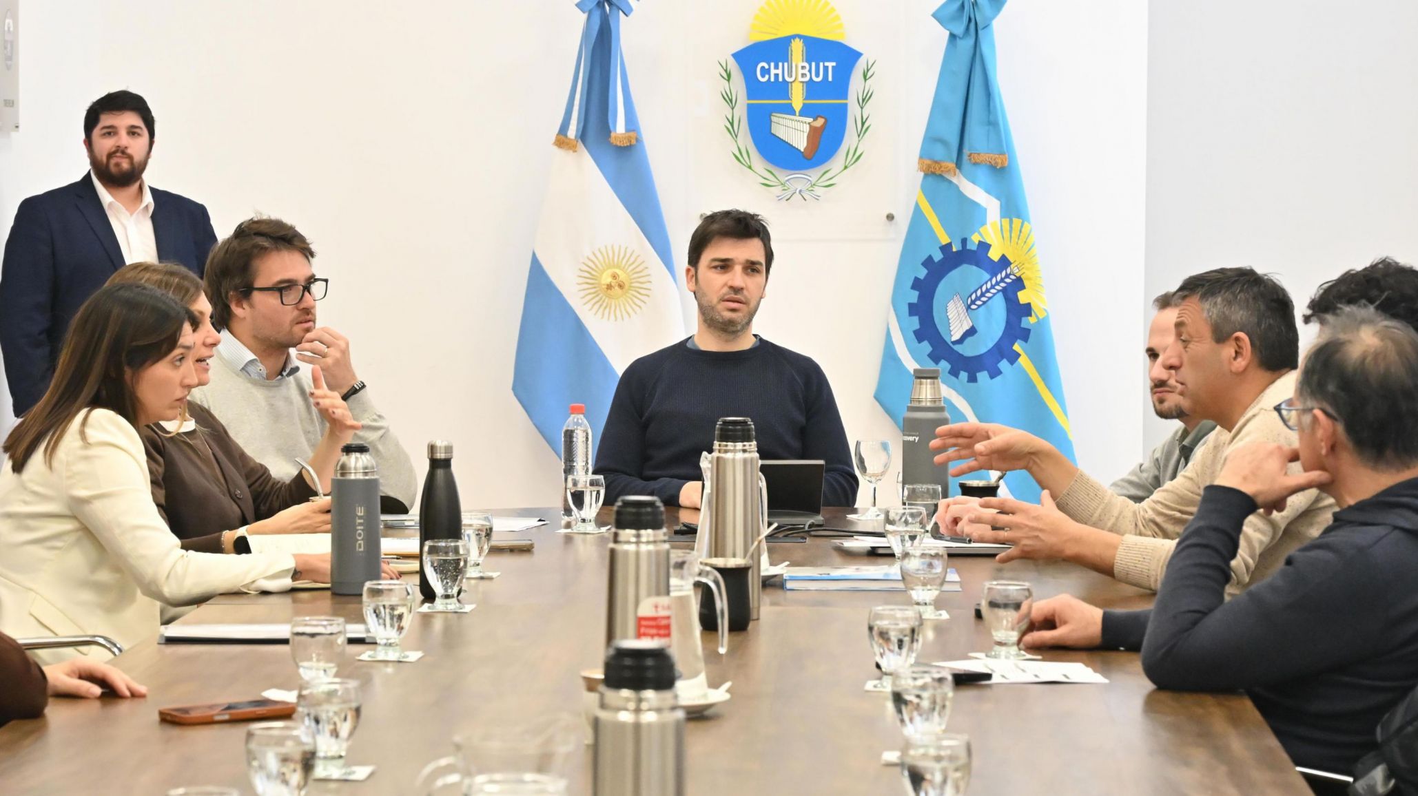 Provincia trabaja en la aplicación de programas junto a instituciones de la comunidad para abordar problemáticas de la Adolescencia