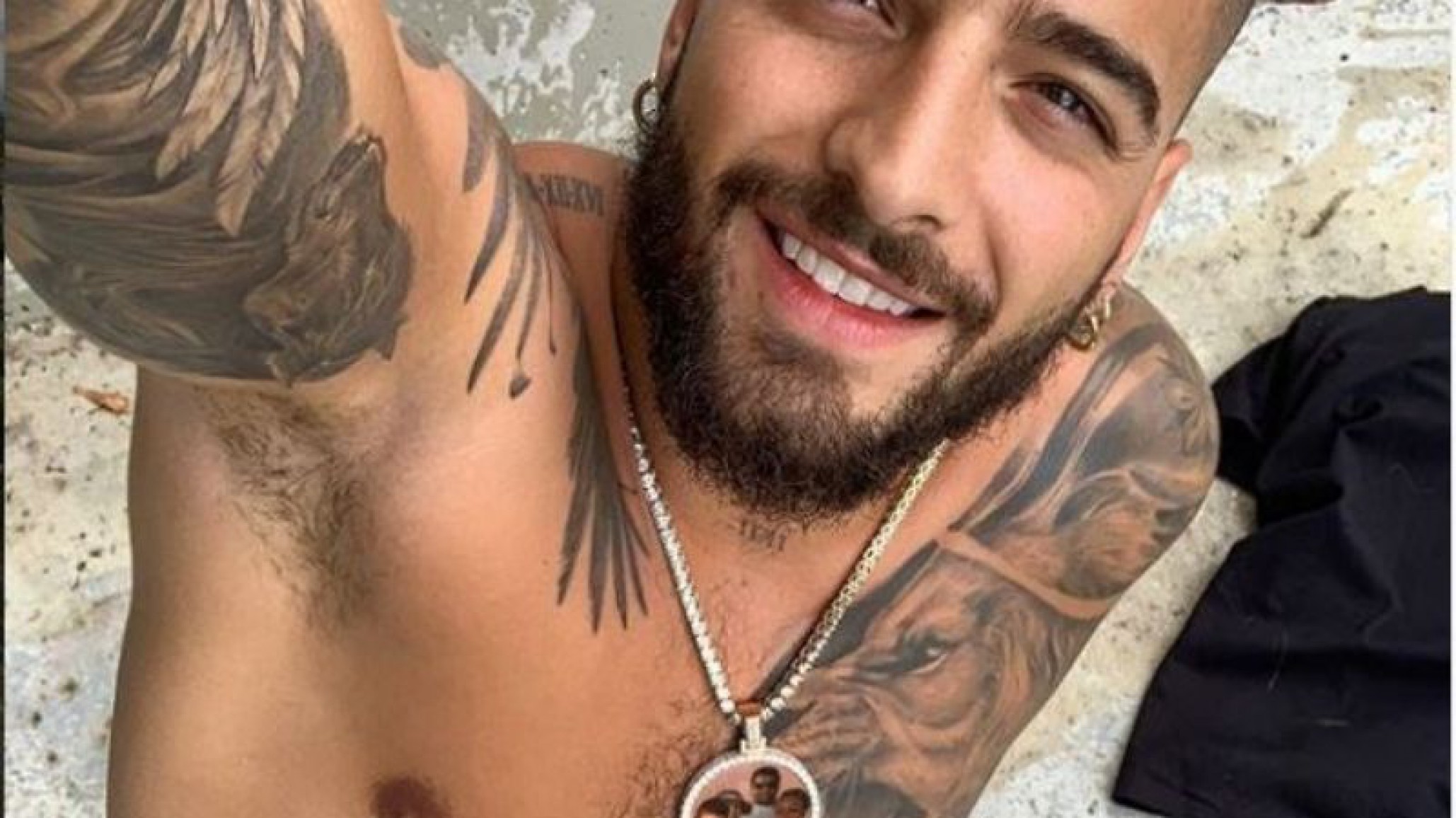 ¡Para el infarto! Maluma dejó al descubierto su cuerpo con una ajustada malla y dividió opiniones