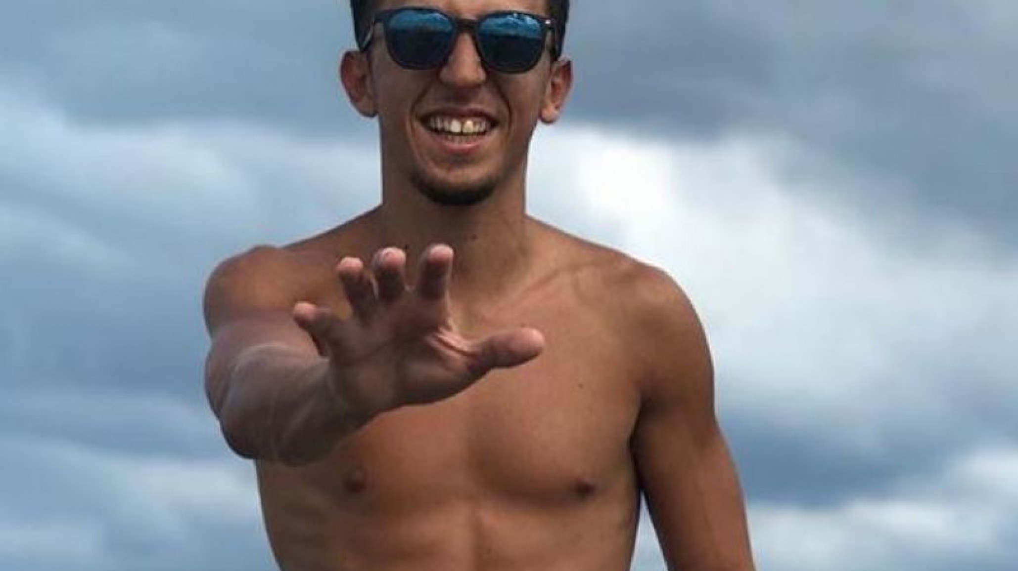 ¿Bullying o chiste de mal gusto? Rodrigo Noya pidió una milanesa y recibió una inesperada sorpresa