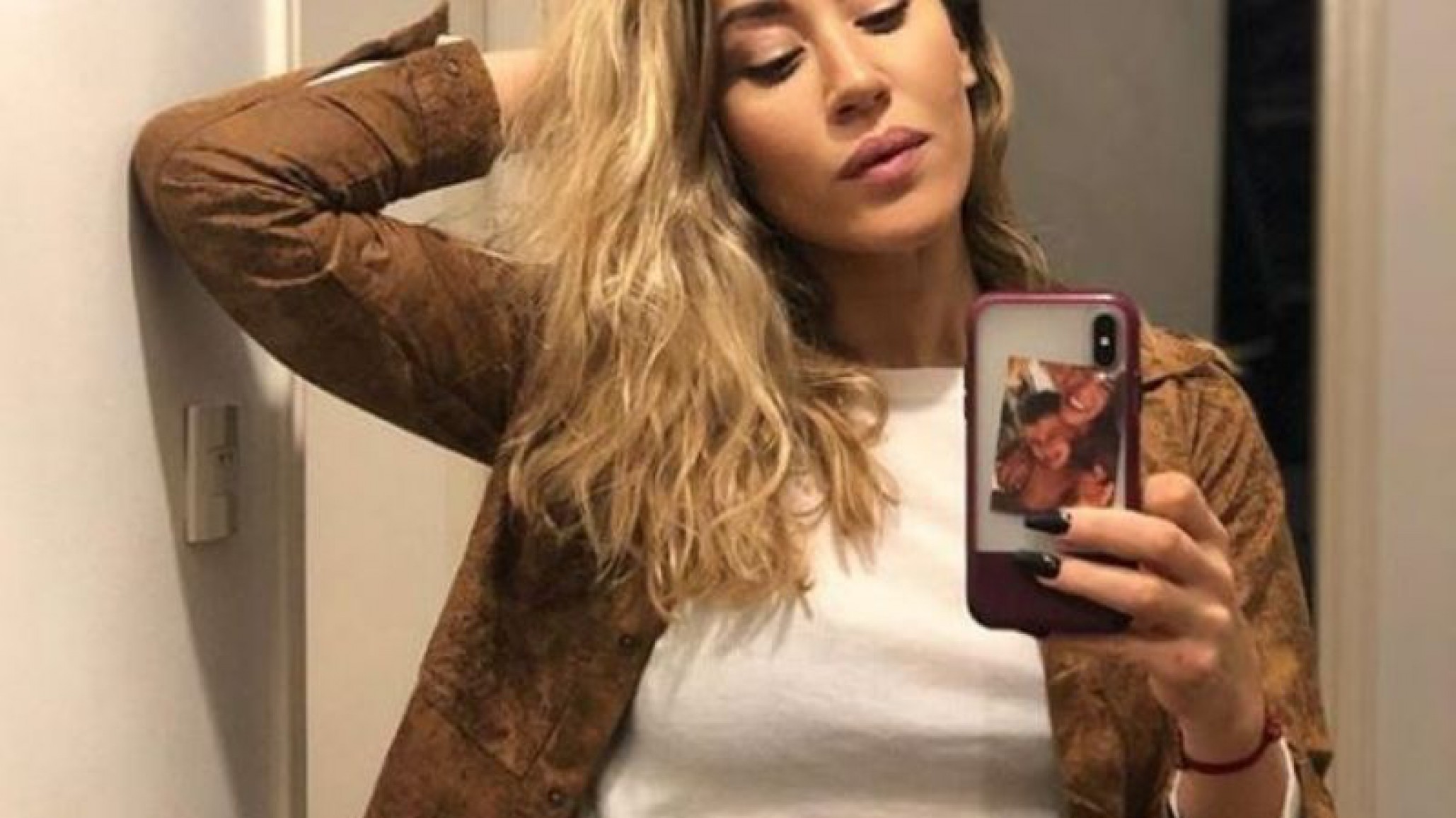 ¡Lo hizo de nuevo! Jimena Barón volvió resaltar su diminuta cintura