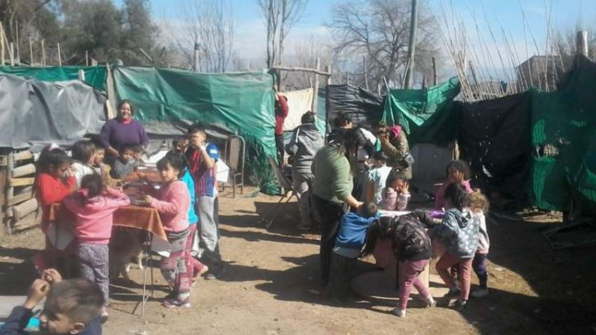 Abrieron un comedor para ayudar a más de 80 niños: por la crisis ya no saben cómo sostenerlo