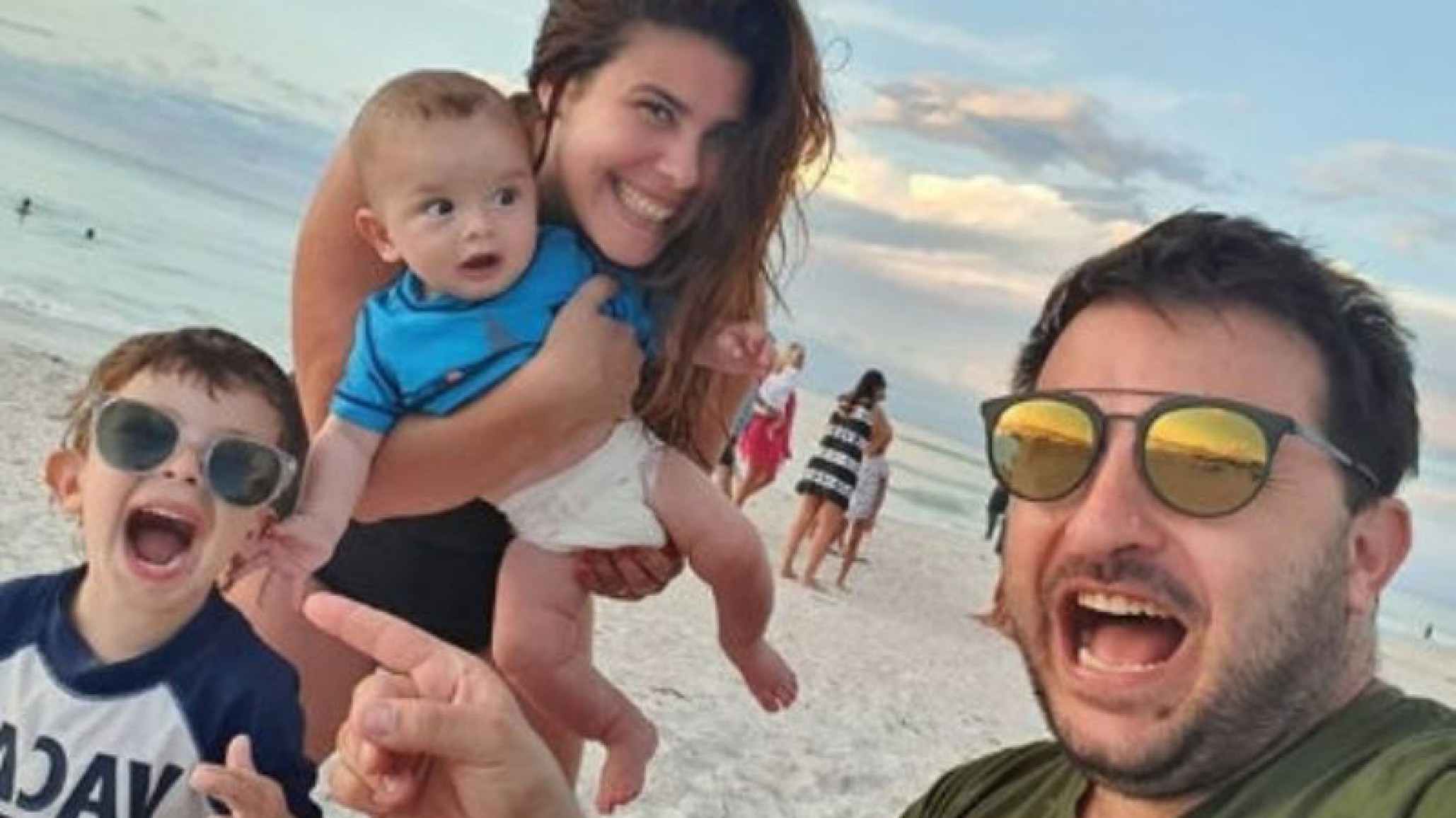 Llovieron las críticas a Brancatelli por sus vacaciones y a la mujer por su estado físico, ella hizo su descargo