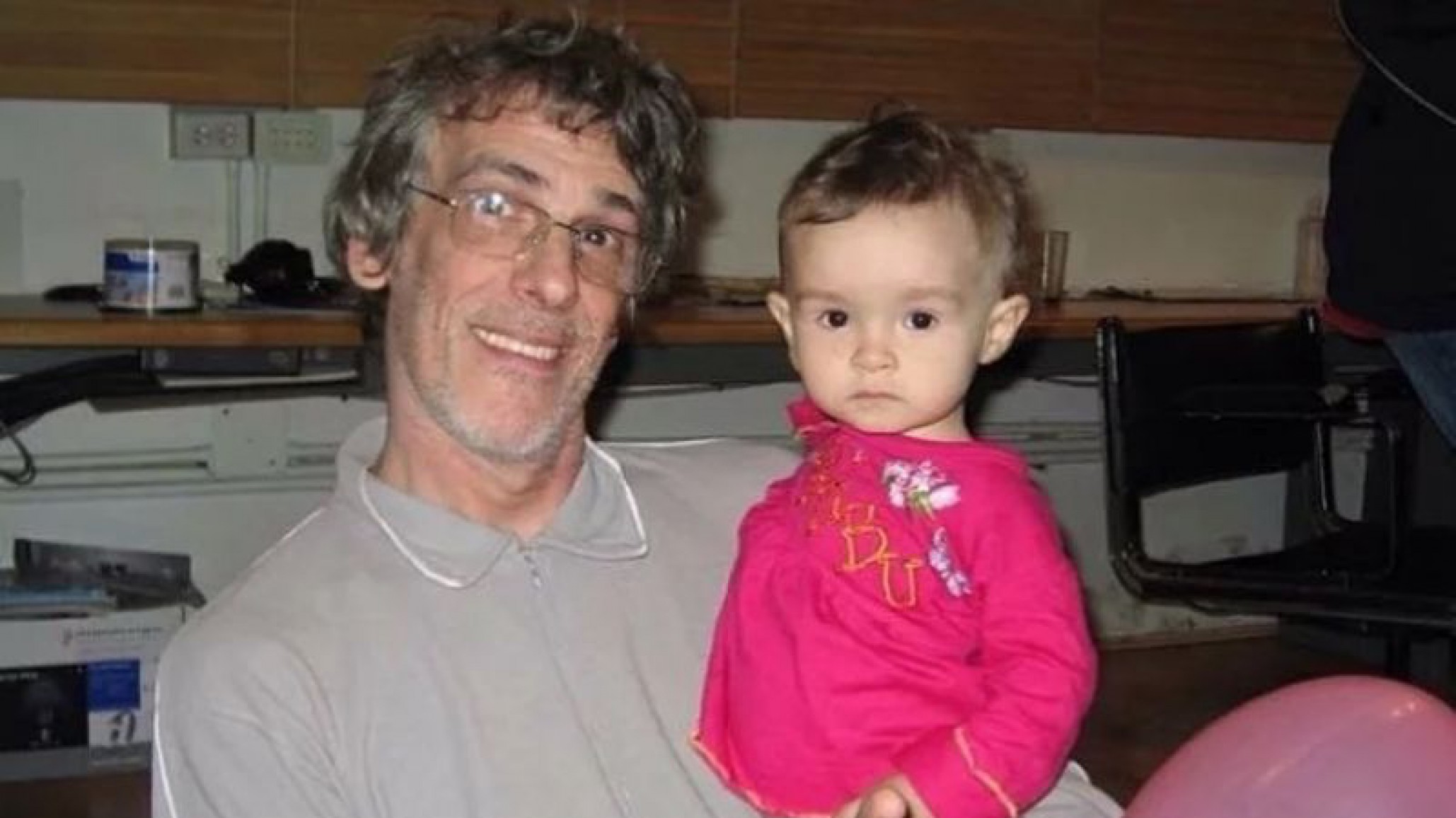 De tal palo, tal astilla: la nieta del Flaco Spinetta también canta y baila