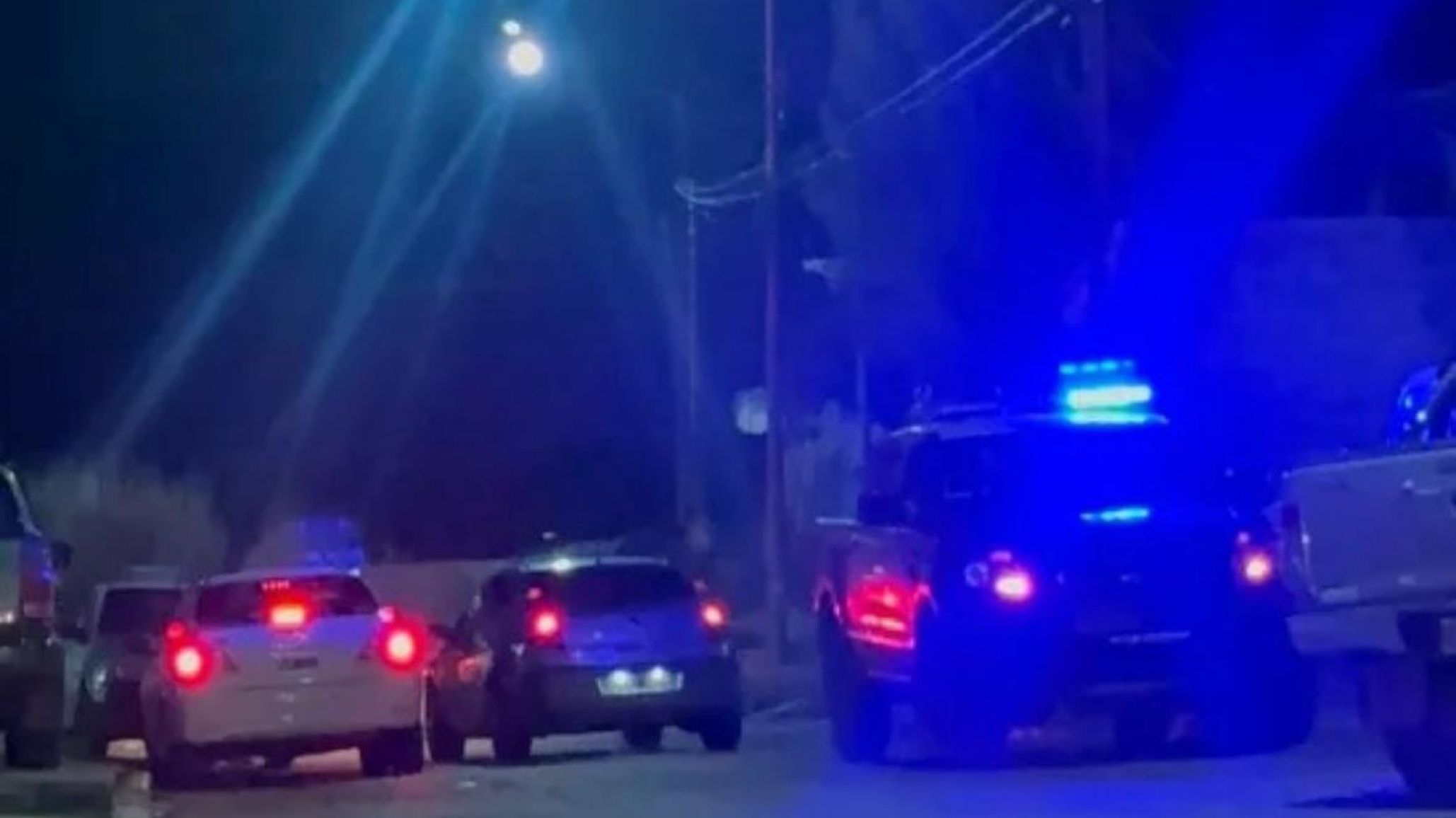 Descubrió a su pareja con otra persona, hubo un operativo policial y una ambulancia tuvo que asistir a la mujer