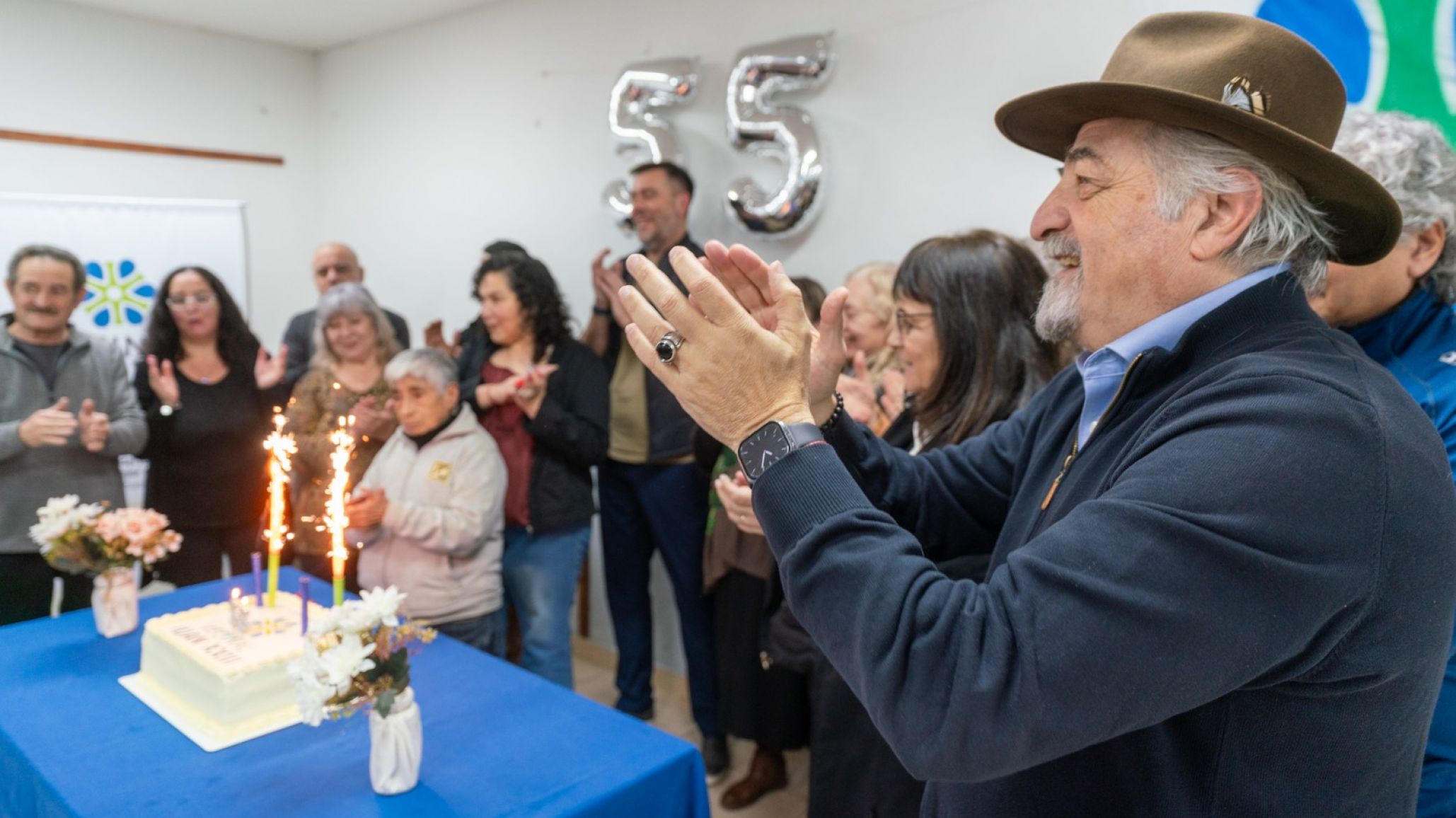 Othar encabezó los festejos por un nuevo aniversario de la Asociación Vecinal de barrio Juan XXIII