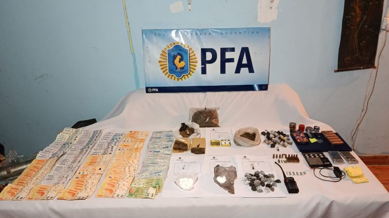 Secuestraron más de un kilo de droga en un allanamiento en el barrio Máximo Abásolo