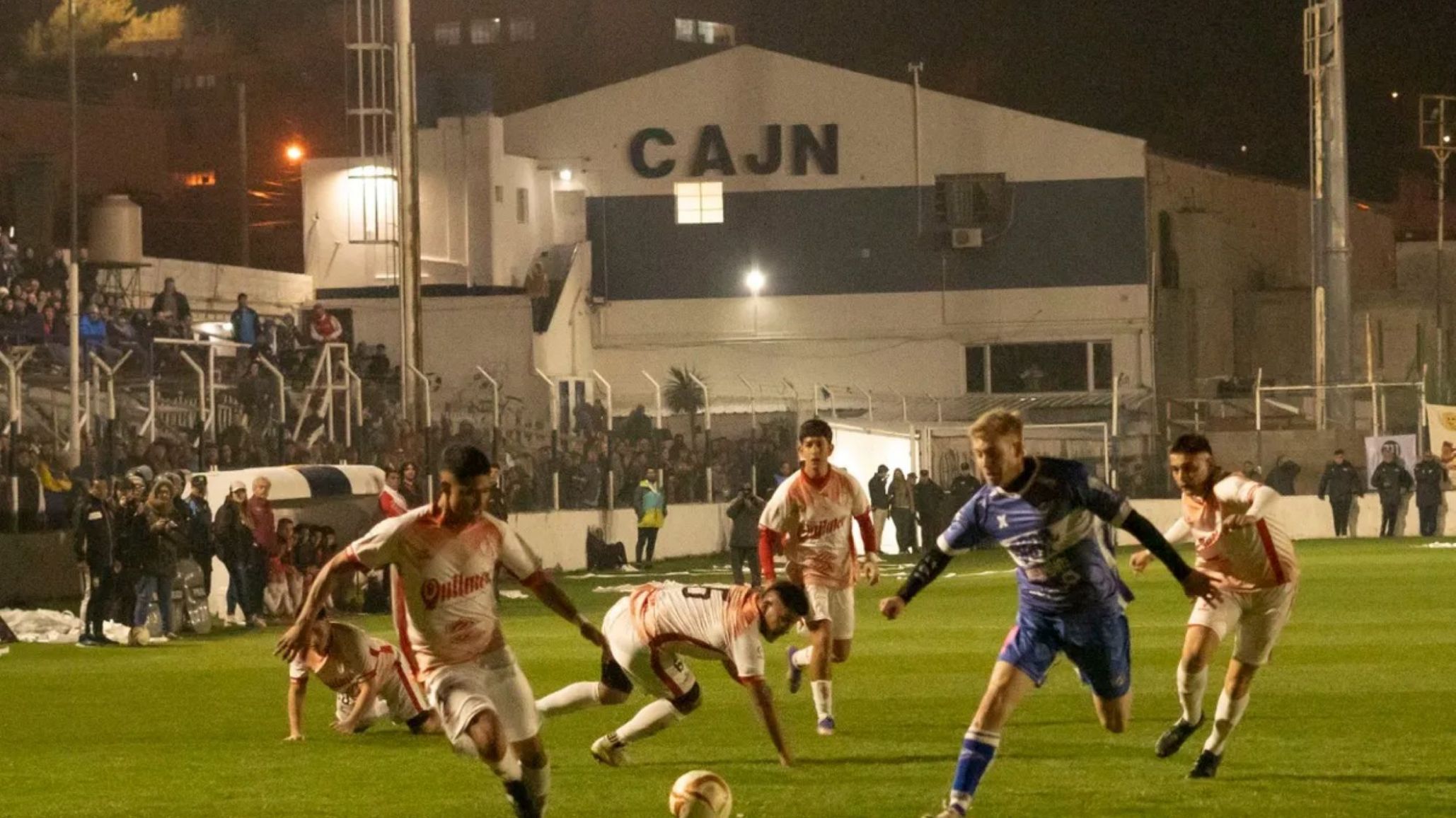 Clásico en Comodoro: Huracán vs Jorge Newbery, el partido que puede definir el Torneo Apertura
