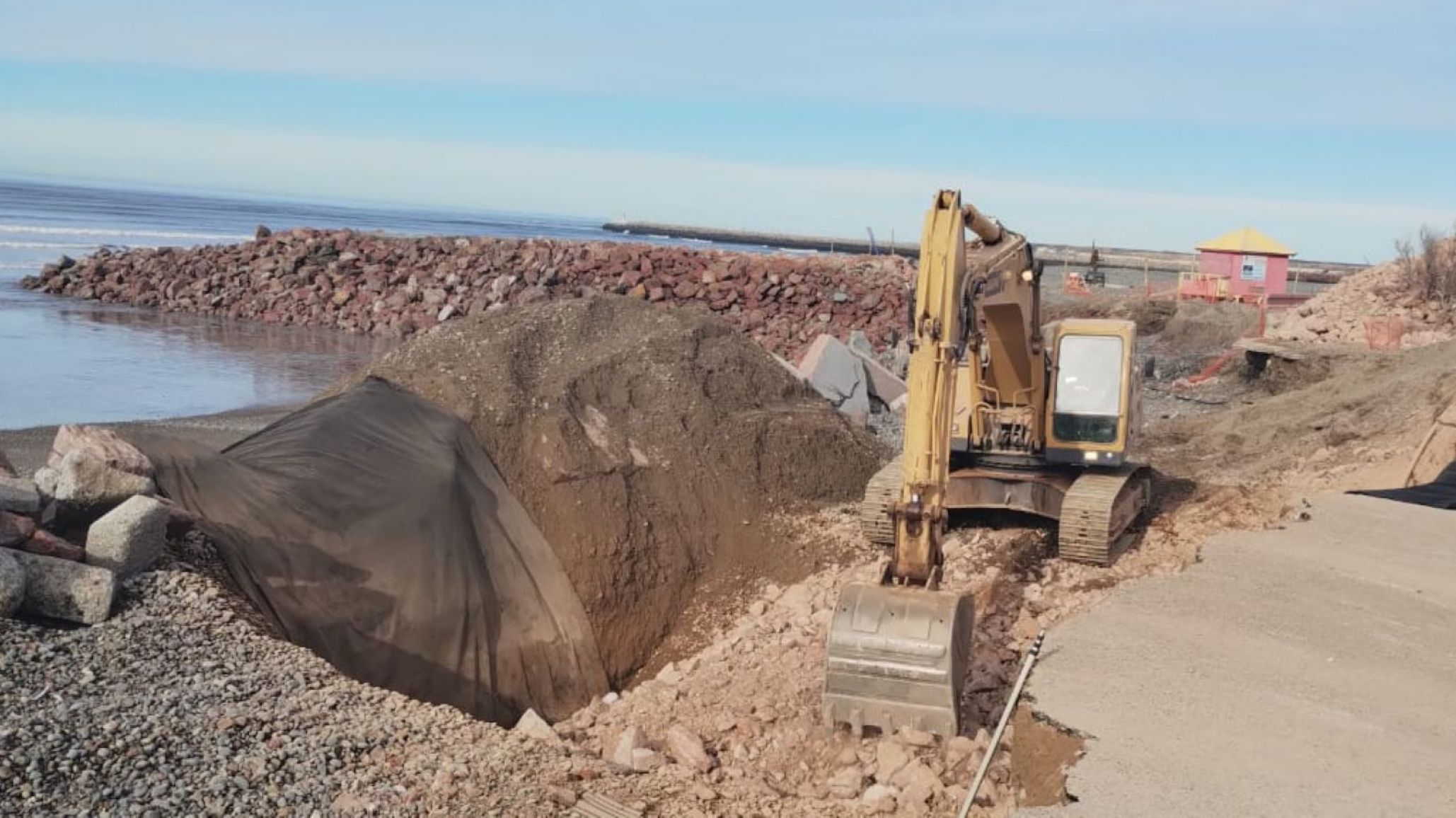 Provincia avanza con la obra de protección costera de Playa Unión