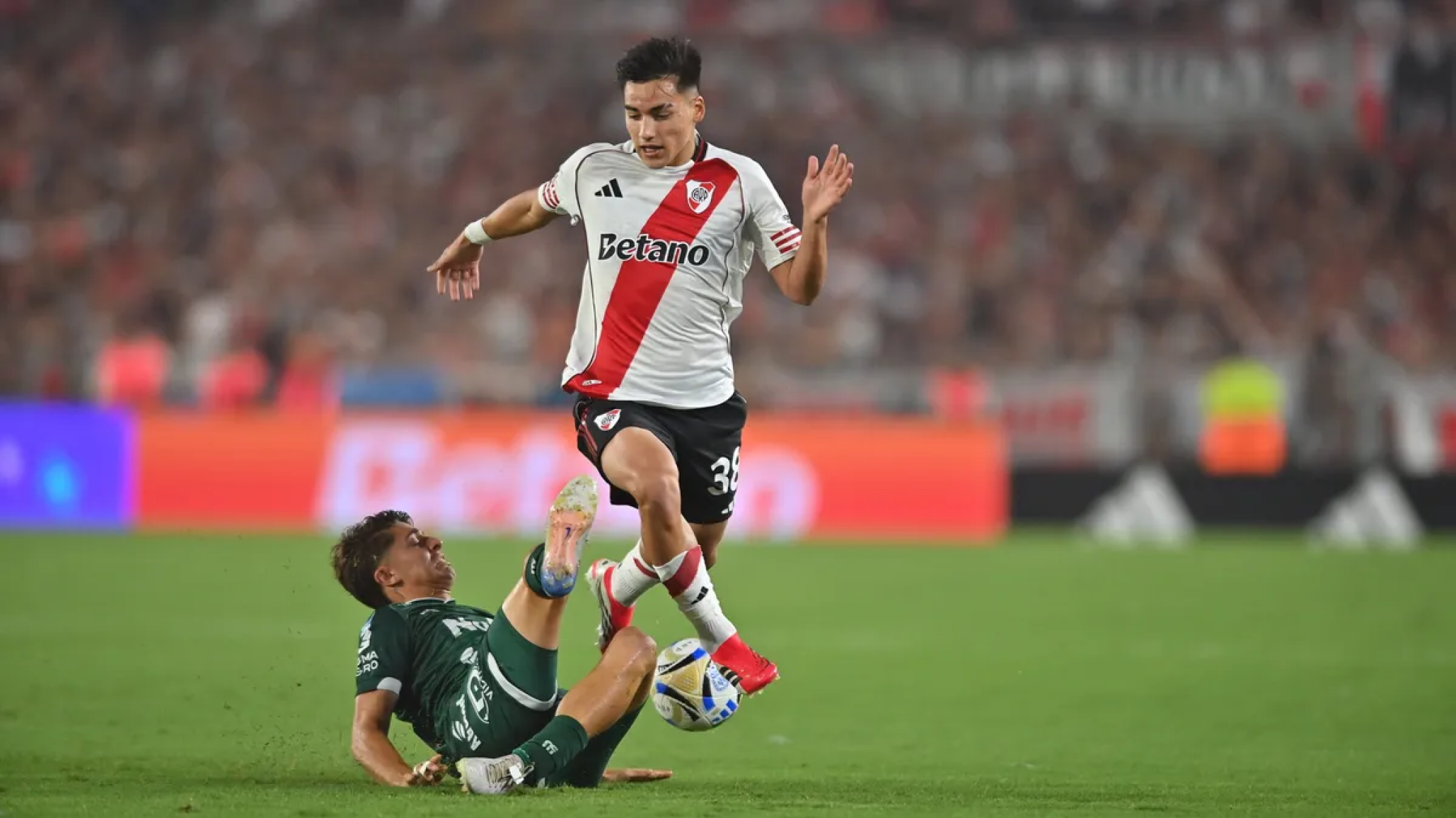 El futuro de Ian Subiabre podría estar en el MLS: River lo frizó pero pide 8 millones de dólares por él
