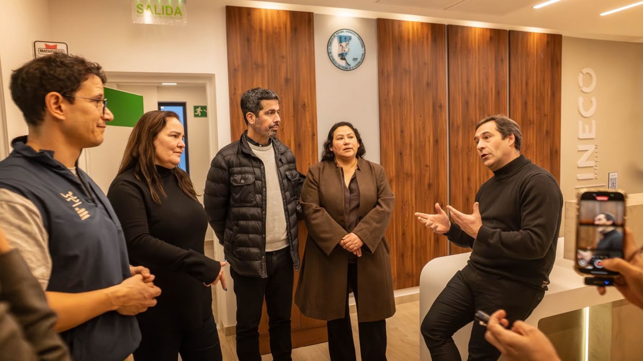 Luque recorrió el nuevo centro de neurorrehabilitación de Comodoro